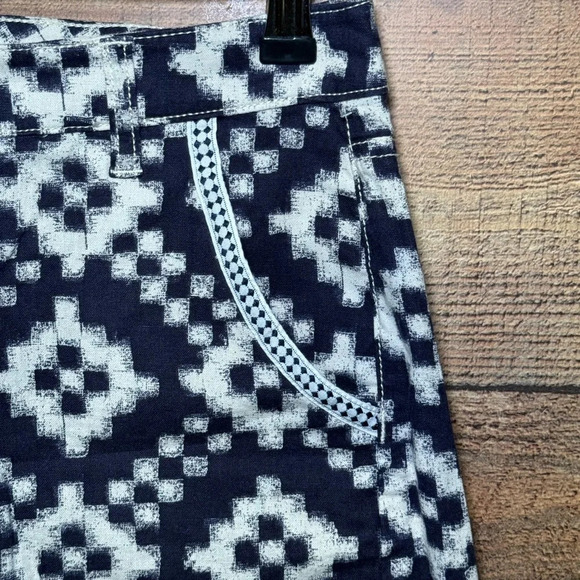 🌻 TWO by VINCE CAMUTO Linen Blend Navy Geometric Print Shorts Women's size 26/2 - Picture 5 of 8